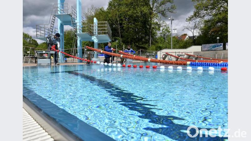 Nach Betriebsschluss verschaffte sich ein Paar am Donnerstag Zugang zum Hockermühlbad in Amberg – ohne Erlaubnis. Die Polizei musste gerufen werden. Archivbild: Petra Hartl