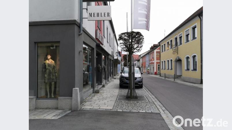 Zur Beurteilung baulicher Maßnahmen innerhalb des Gebietes „Altstadtsanierung Oberviechtach“ soll in Neuauflage eine Satzung und ein Gestaltungshandbuch erstellt werden. Unser Bild zeigt die Bahnhofstraße in Oberviechtach. Bild: Portner