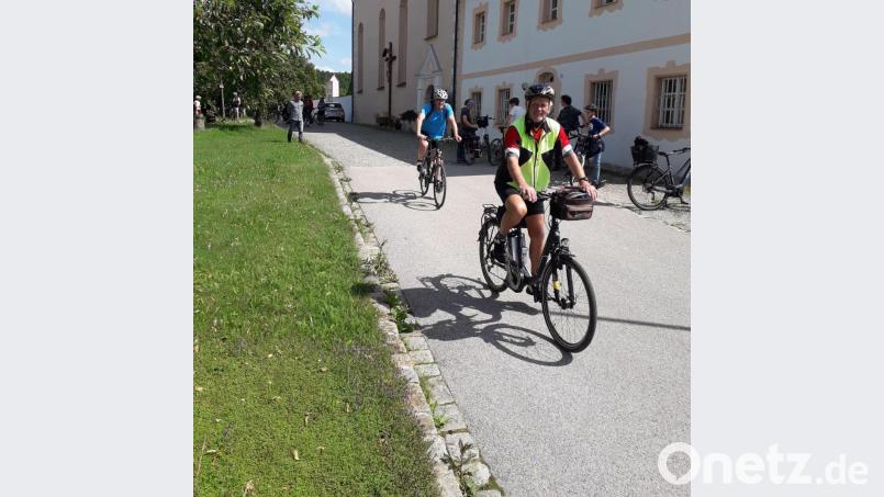 Eine Tour auf dem Simultankirchenradweg führte die Teilnehmer nach Fürnried, Heldmannsberg und Arzlohe. Bild: Roland Klein/exb
