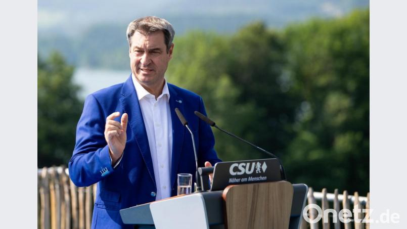 Heile Welt in Gmund: Ministerpräsident Markus Söder gibt vor Beginn der Klausur des CSU-Vorstands ein Pressestatement. Bild: Sven Hoppe