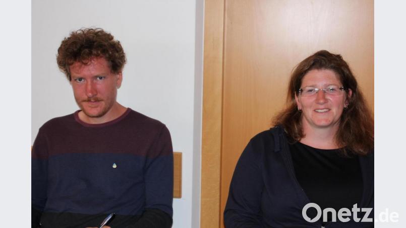 Die beiden Ökomodell-Manager Jonas Bierlein und Antje Grüner von der Ikom Stiftland stellten ihre Ideen vor, wie man die Ökomodellregion mit Leben erfüllen könnte. Bild: kro