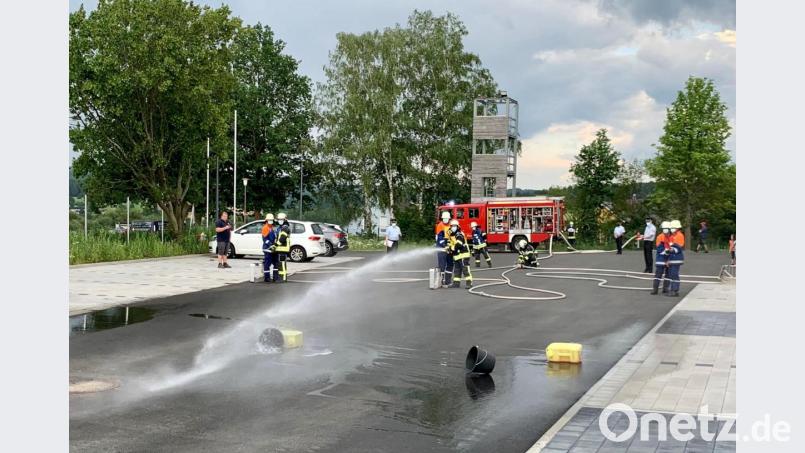 Der Löschangriff will in allen Variationen geübt sein. Bild: omu