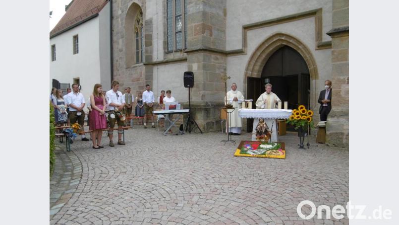Der Gottesdienst im Freien wurde gut angenommen. Bild: mma