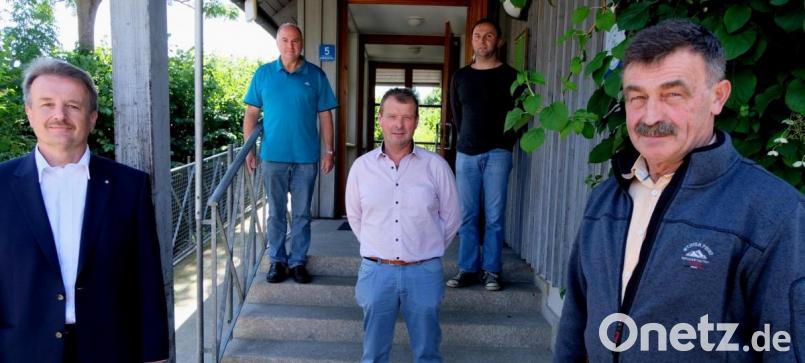 Sie stellen sich der Verantwortung und sind bereit, die kommenden Herausforderungen anzugehen, von links: Kassier Jürgen Bär, Beisitzer Günter Reinl, Schriftführer Markus Schieder, Beisitzer Manfred Bock und Vorsitzender Manfred Venzl. Bild: le