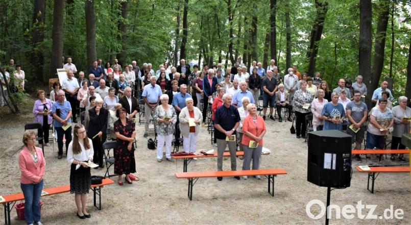 Viele Gläubige und Grafenwöhrer kamen wieder auf ihren &quot;heiligen&quot; Berg. Bild: rgr