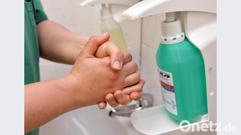 Hygiene hilft gegen Viren und gegen Keime. Symbolbild: Patrick Pleul/dpa