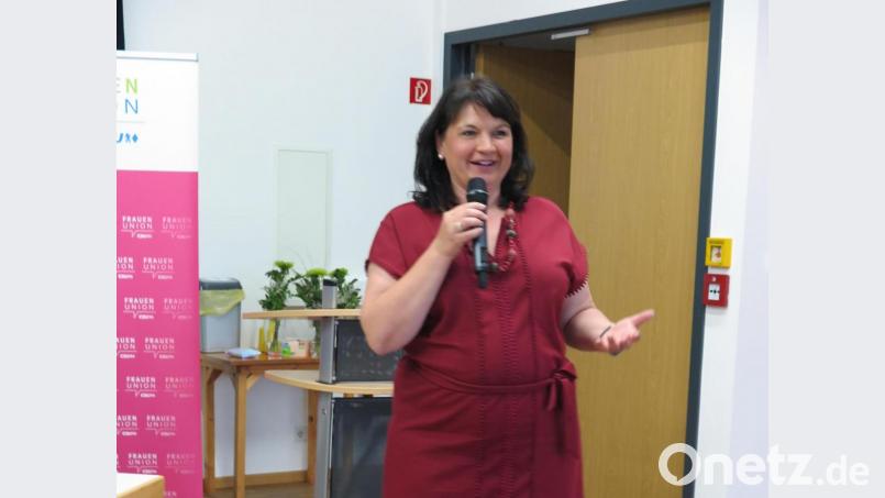 FU-Bezirksvorsitzende Barbara Gerl stellte sich bei der FU Kemnath vor. Bild: jzk
