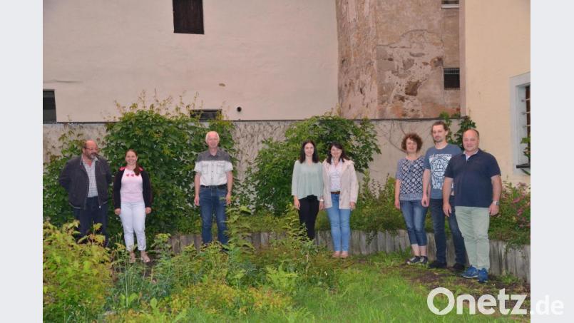 Das Vorstandsteam der Stadtkapelle Mitterteich nach der Neuwahl bei der Jahreshauptversammlung. Bild: Oliver Lipfert/exb
