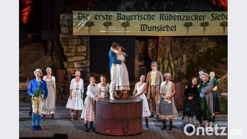 Ende gut, alles gut: Die Liebe siegt über den Verrat - und das Musical "Zucker" sorgt bei den Luisenburg-Festspielen für einen äußerst unterhaltsamen und kurzweiligen Abend. Bild: Luisenburg-Festspiele/Florian Miedl
