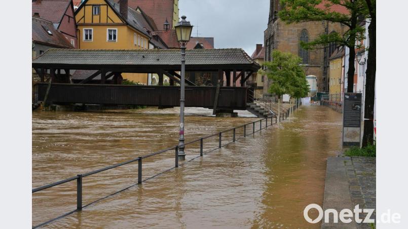 So sah dieselbe Stelle 2013 aus. Die maroden Ufermauern der Vils stellen heute laut Wirtschaftswasseramt ein Risiko dar. Archivbild: Petra Hartl