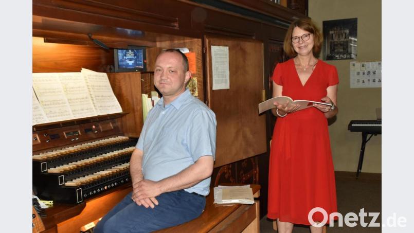 Judith Peter und Piotr Panjak begeisterten bei der vierten &quot;Punkt 12&quot;-Mittagsandacht dieses Sommers. Bild: hcz