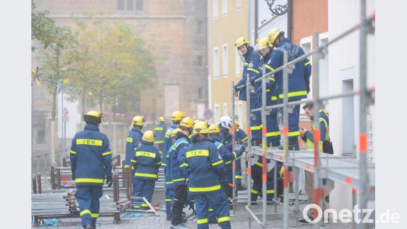 Bau eines Hochwasserstegs: Eine THW-Einsatzübung in Amberg im Jahr 2019. Archivbild: Andreas Brückmann