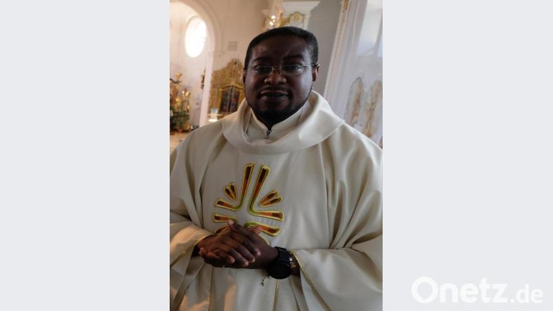 Pfarrer Temple Iheanyichukwu Nwaneri kommt wieder nach Floß Bild: le