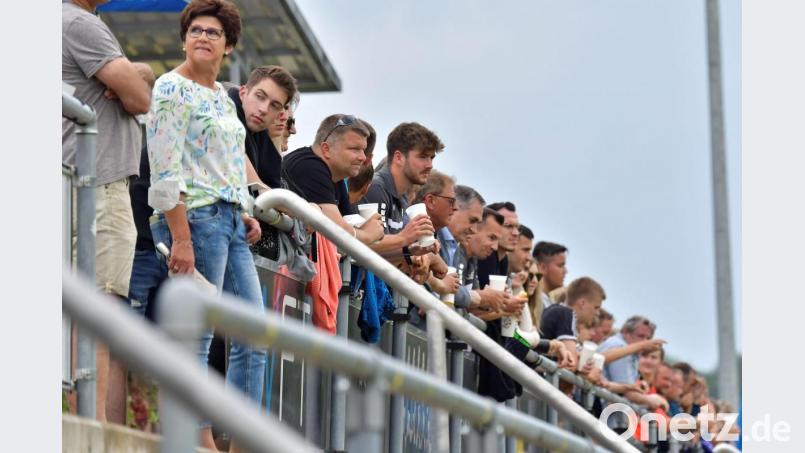 Auf einen besseren Auftritt ihrer Mannschaft als beim Auftakt in Ansbach hoffen die Zuschauer der DJK Gebenbach. Archivbild: Ziegler