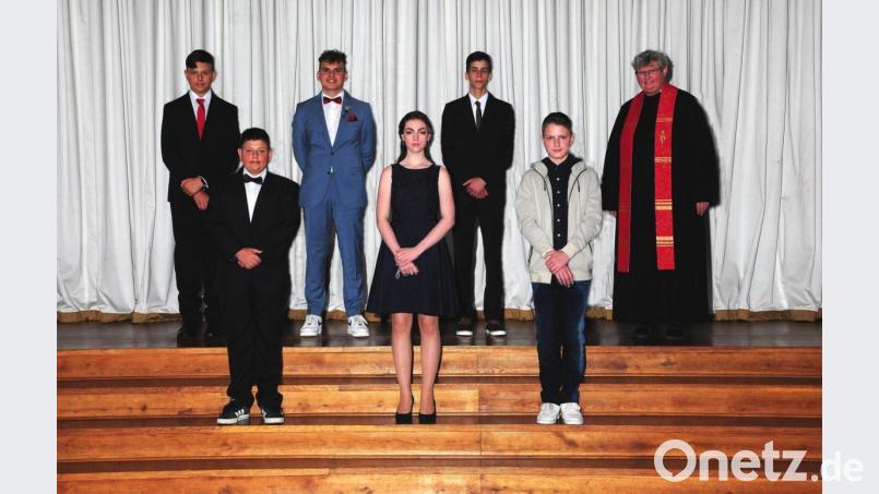 Sechs junge Christen feierten am Sonntag mit Diakonin Irene Elsner in der Christuskirche Konfirmation. Bild: Foto Neuber