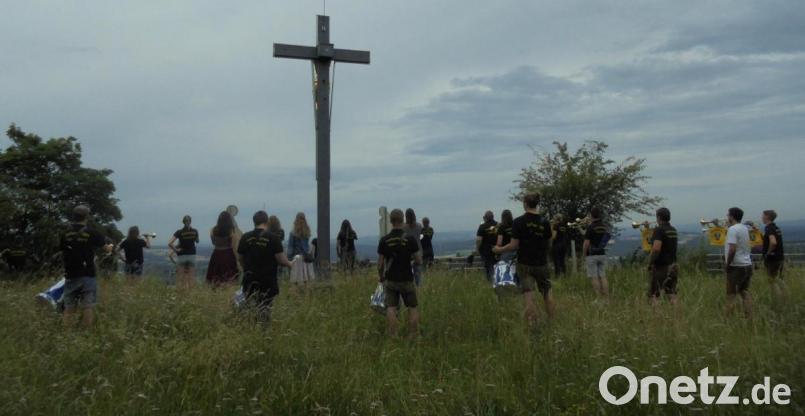 Die Kolping Fanfarengruppe Tännesberg bei ihrer Probe auf dem Schlossberg. Bild: rfi