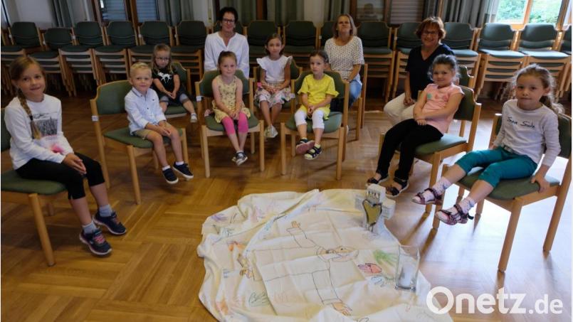 Zu ersten Mal nach einem Jahr trafen sich die Kleinsten der Pfarrei zur Kinderkirche. Bild: le