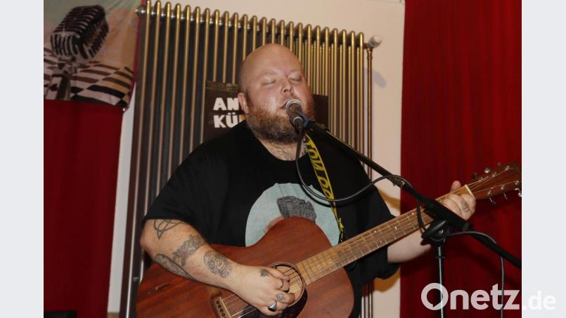 Ein Ereignis in Rosenberg: Andreas Kümmert singt und spielt in der Nusikkneipe Gestern. Bild: mfh