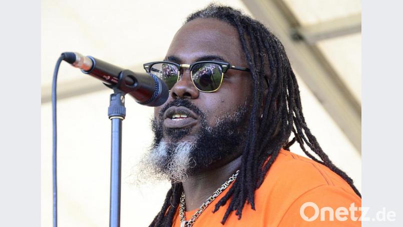 Tanquoray-Frontmann Ashonte „Dolo“ Lee. Er steht mit der Combo am Sonntag ab 15 Uhr auf der Pavillon-Bühne des Englischen Gartens. Bild: Kunz