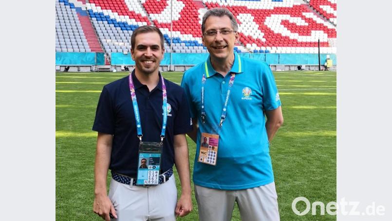 Ludwig Held fungierte bei der Fußball-Europameisterschaft als Volunteer und begegnete dabei auch zahlreichen Größen aus dem Fußballgeschäft – wie Philipp Lahm. Bild: Thomas Schafhauser/exb