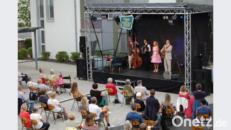 „Conny und die Sonntagsfahrer“ auf musikalischer Reise in Altenstadt. Bild: sm