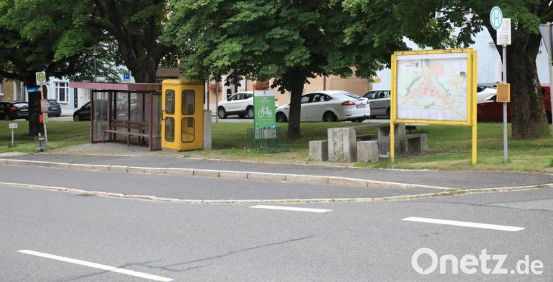 Am Unteren Markt oberhalb des Buswartehäuschens soll in Zukunft wieder ein Imbisswagen stehen. Bild: njn