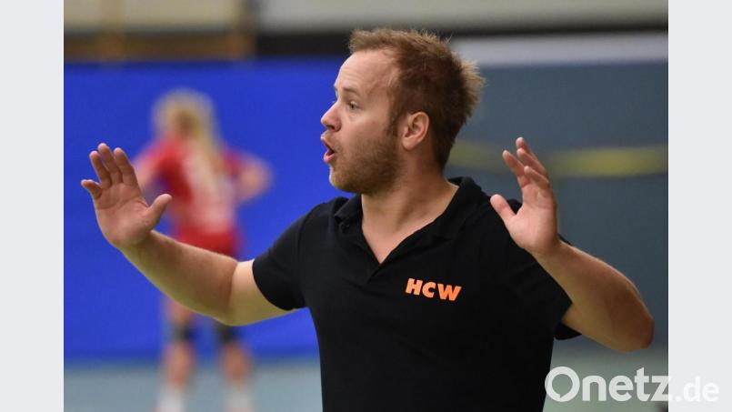 Jannis Prelle, Trainer der Herrenmannschaft beim HC Weiden. Bild: A. Schwarzmeier
