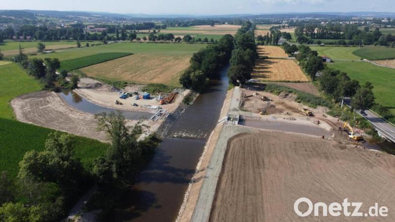 Bis Mitte August sollen die Radwege entlang des Flutkanals wieder durchgängig befahrbar sein. Bild: Gustl Beer