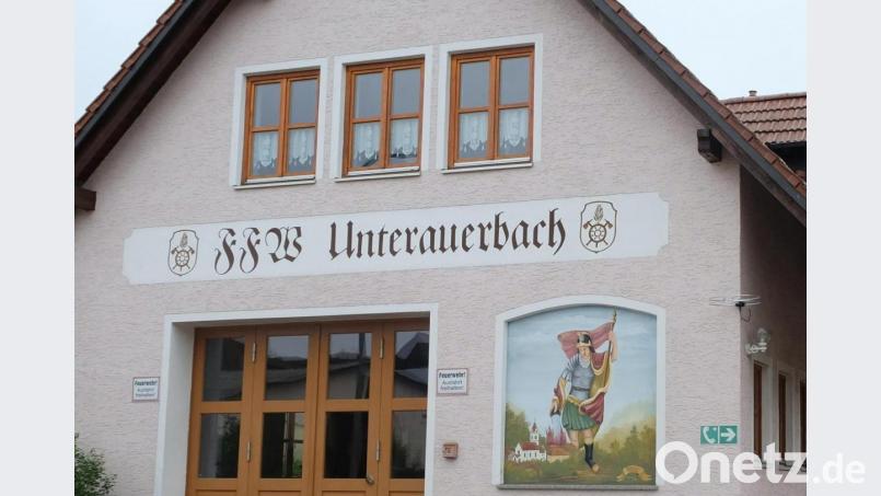 Zwei Wehren der Gemeinde Schwarzach werden mit neuen Autos ausgestattet. Bild: ohr