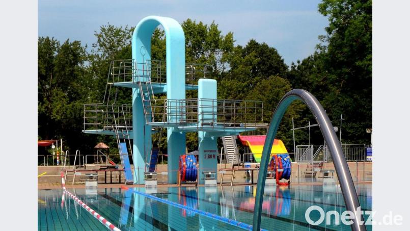 Bislang gibt es noch keine Erkenntnisse darüber, warum ein 13-Jähriger am Donnerstag im Hockermühlbad in Amberg tödlich verunglückt ist. Bild: Stephan Huber
