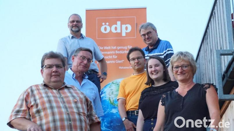 Der neu gewählte Kreisvorstand der ÖDP Neustadt-Weiden-Tirschenreuth (von links): Christian Wallmeyer, Karlheinz Binner, Günther Sparrer, Robert Lechner, Andreas Hartung, Angelina Wallmeyer und Dr. Barbara Kindl. Bild: Maximilian Wallmeyer/exb