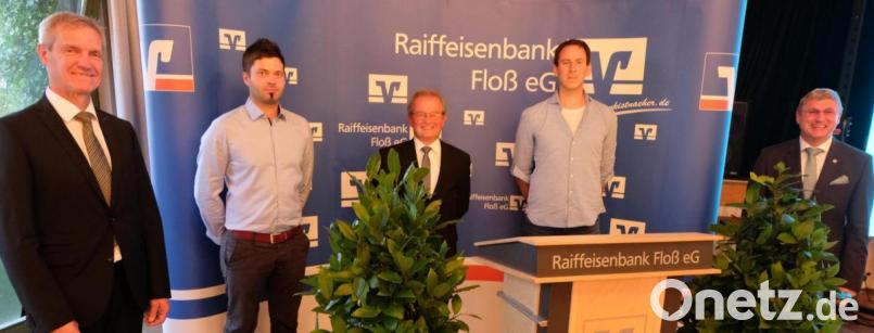 Nach den Ergänzungswahlen zum Aufsichtsrat setzen sich Vorstand und Aufsichtsrat neu zusammen: Bild von links: Vorstandsmitglied Josef Völkl, Aufsichtsrat Johannes Reinl, Aufsichtsratsvorsitzender Wolfgang Weig, Aufsichtsrat Jan Sommer und Vorstandsvorsitzender Jürgen Schnappauf (Helmut Bär fehlt). Bild: le