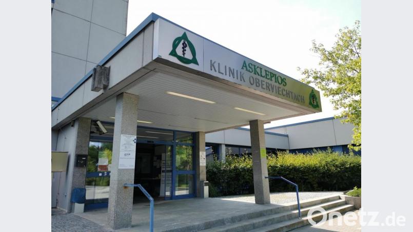 Die Asklepios-Klinik Oberviechtach hat sich in den vergangenen elf Jahren viel Vertrauen erarbeitet. Der ärztliche Direktor Dr. Christian Glöckner bezeichnet das ländliche Krankenhaus als Bindeglied zwischen Hausarzt und Spezialklinik. Bild: Portner