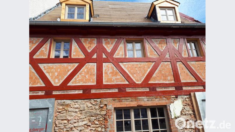 Das Fachwerk der Außenfassade des Anwesens Mühlbachgasse 9 stellt sich nun so dar wie nach dem Bau des Hauses im 17. Jahrhundert. Bild: pz