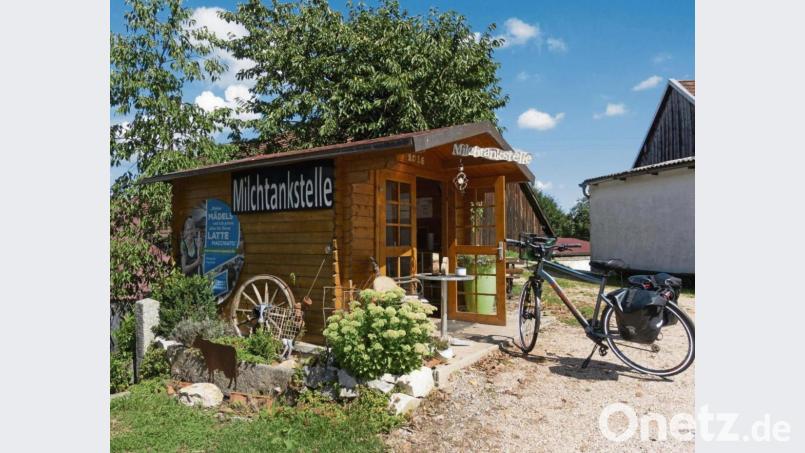 Die Milchtankstelle hinter Nittenau zählt zu den eher kuriosen Reisestationen der „Oberpfälzer Radl-Welt“. Bild: Andreas Drouve/dpa