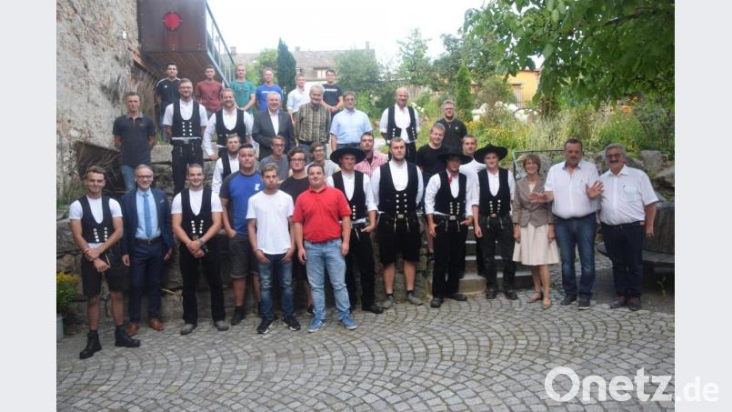 Bei der Freisprechung erhielten 29 Zimmerer und Maurer aus der Nordoberpfalz ihre Gesellenbriefe. Bild: fz