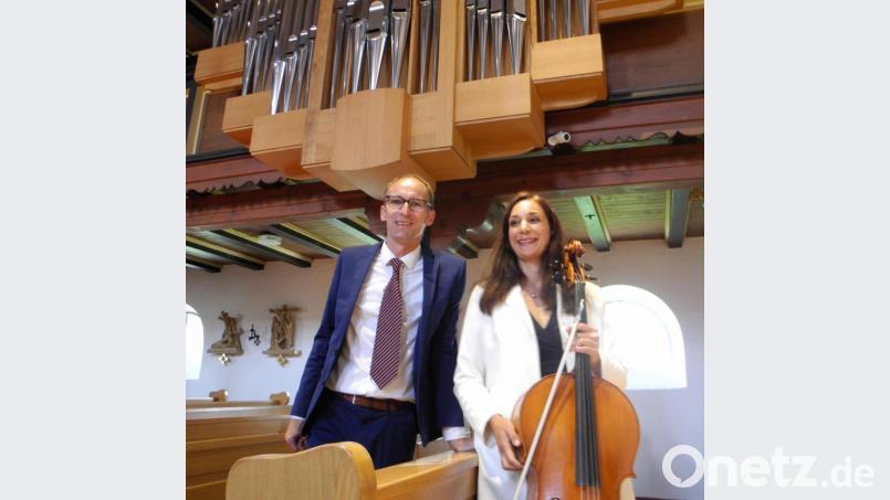 Das Ehepaar Stefan (Orgel) und Marie-Therese Daubner (Violoncello) spielten Musik von Bach und Reger. Die Weimbs-Orgel wurde 2015 erbaut, sie hat eine spätromantische Charakteristik (ideal für Musik von Reger), alle Werke sind schwellbar. Bild: dok