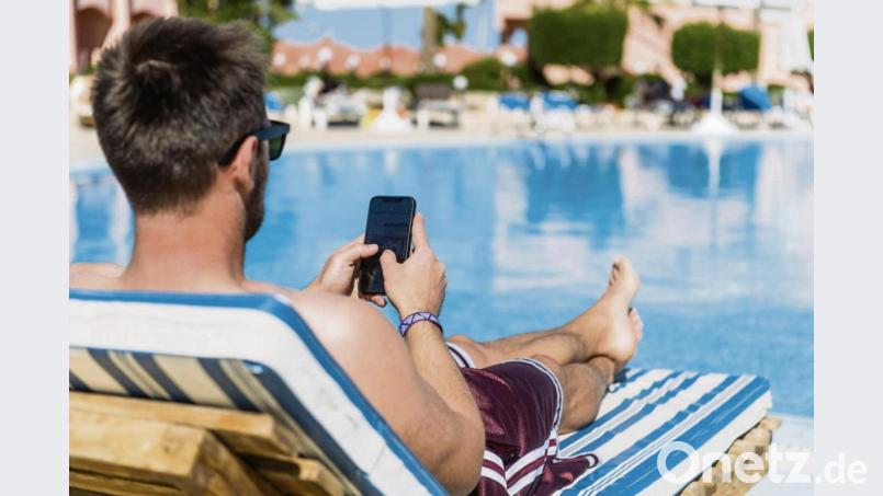 Schon wieder ein Anruf von der Chefin? Wer Urlaub hat, muss grundsätzlich nicht erreichbar sein. Symbolbild:  Benjamin Nolte/dpa