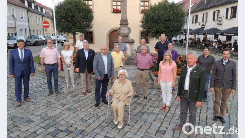 Zahlreiche CSU-Mitglieder wurden für ihre langjährigen Mitgliedschaften geehrt. Bild: sne
