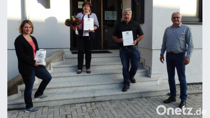 Sie leisten und leisteten wertvolle Arbeit für die Gemeinde: Familienbeauftragte Andrea König, Zweite Bürgermeisterin Christa Bayer, Gemeinderat Hans Wopperer und Bürgermeister Hubert Kraus (von links). Bild: twg