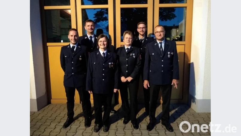 Das neue Führungsquartett der Feuerwehr Achtel mit dem Kommandanten-Duo Armin Linhard und Sven Wurzer. Bild: lei
