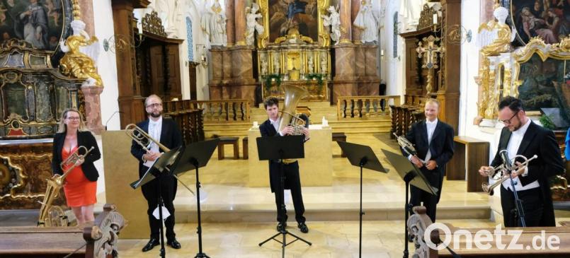 Der traditionelle Speinsharttag endete mit &quot;Festlichen Bläsermusiken&quot; des Red Socks Brass Quintetts auf höchstem Blechbläser-Niveau Bild: do