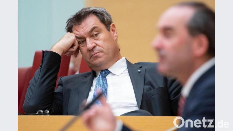Ministerpräsident Markus Söder und Bayerns Wirtschaftsminister Hubert Aiwanger im September 2020 im Landtag in München. Archivbild: Sven Hoppe/dpa