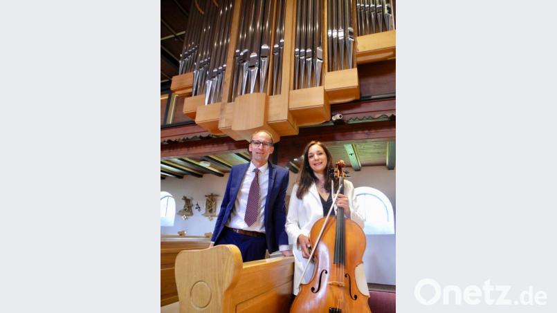 Dr. Stefan (Orgel) und Marie-Therese Daubner (Violoncello) spielten Musik von Bach und Reger. Die Weimbs-Orgel wurde 2015 erbaut, sie hat eine spätromantische Charakteristik (ideal für Musik von Reger), alle Werke sind schwellbar. Bild: dok