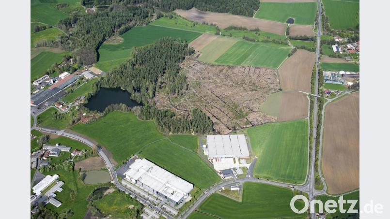 Blick auf das interkommunale Gewerbegebiet bei Wiesau. Bild: mür