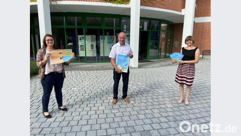 Auf möglichst viele teilnehmende Kinder freuen sich die „Macher“ des Kümmersbrucker Ferienprogramms mit (von links) Helena Schubert, Bürgermeister Roland Strehl und Anja Jäger. Bild: Wolfgang Roggenhofer/exb