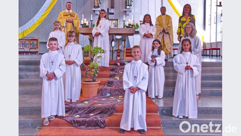 In vier Gruppen feierten die Mädchen und Jungen der Pfarreiengemeinschaft St. Elisabeth/Maria Waldrast Erstkommunion. Bild: Pfarrei St. Elisabeth/Maria Waldrast/exb