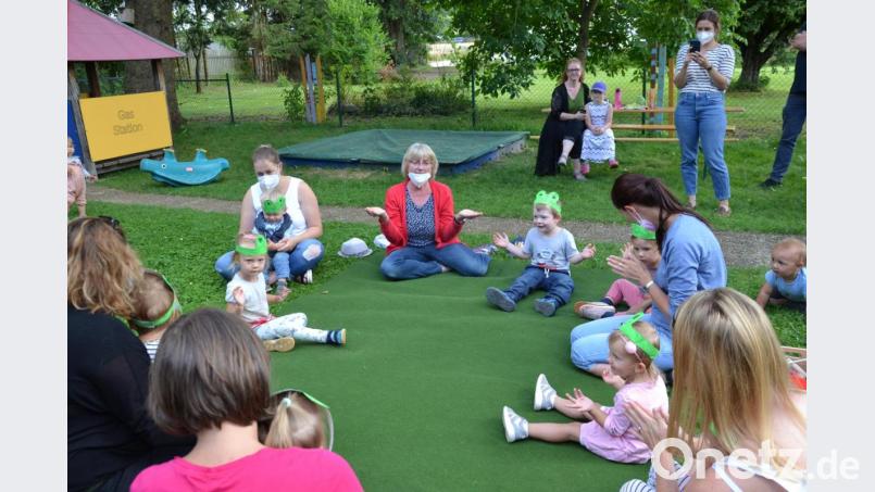 Die Kleinen der Kinderkrippe boten schon kleine Aufführungen. Bild: gi