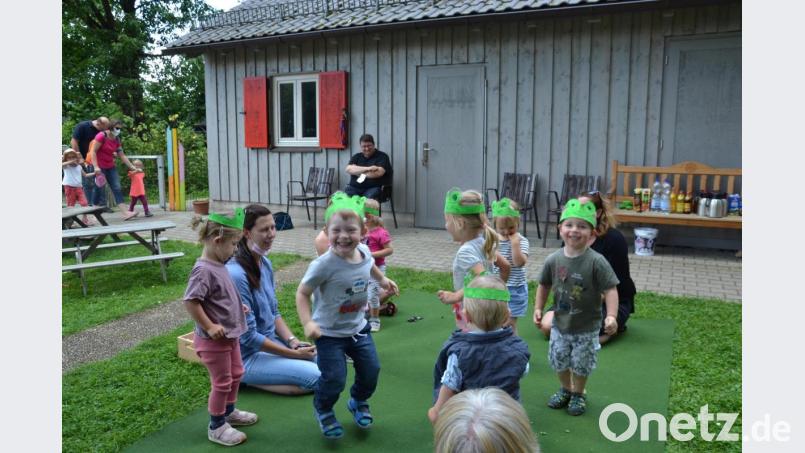 Die Kleinen der Kinderkrippe boten schon kleine Aufführungen. Bild: gi