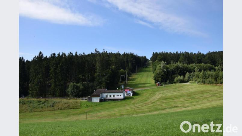 Mit einem Zuschuss greift die Marktgemeinde dem TV Vohenstrauß, der die Liftanlage auf dem Fahrenberg betreibt, unter die Arme. Bild: fla